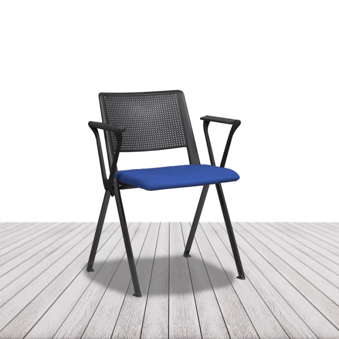 Silla Revolution de Limobel, de cuatro patas con brazos, apilable. vista 2