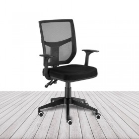 Silla Roma de Euromof, respaldo cuadrado en malla negra. vista 2