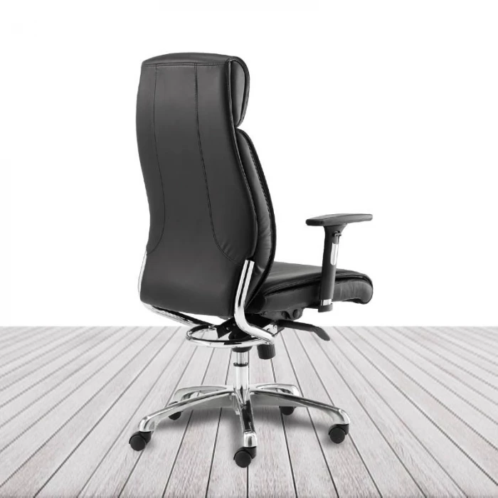 Sillón  Moscú de Euromof, tapizado en EcoPiel color negro. vista 3