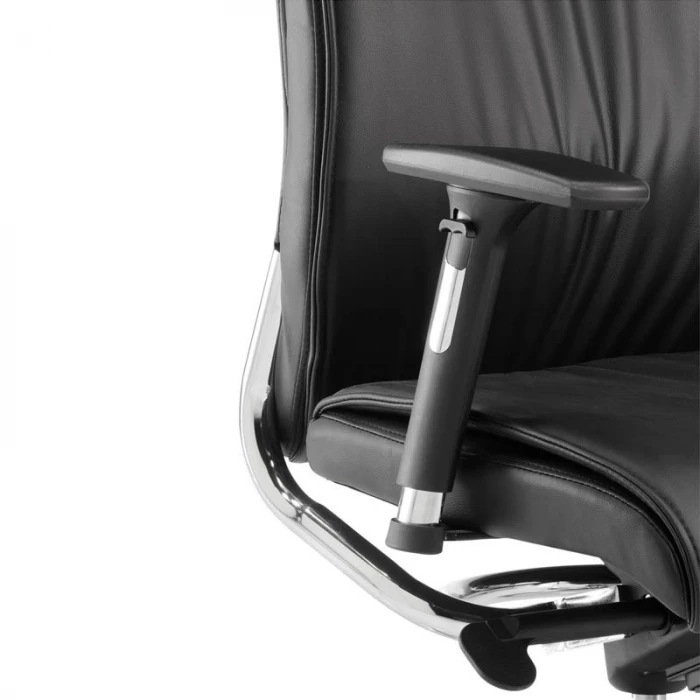 Sillón  Moscú de Euromof, tapizado en EcoPiel color negro. vista 4