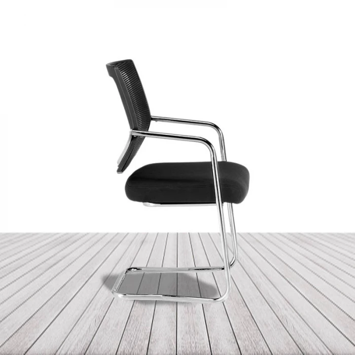 Silla Dallas de Euromof, base patín y respaldo malla en color negro o gris. vista 3