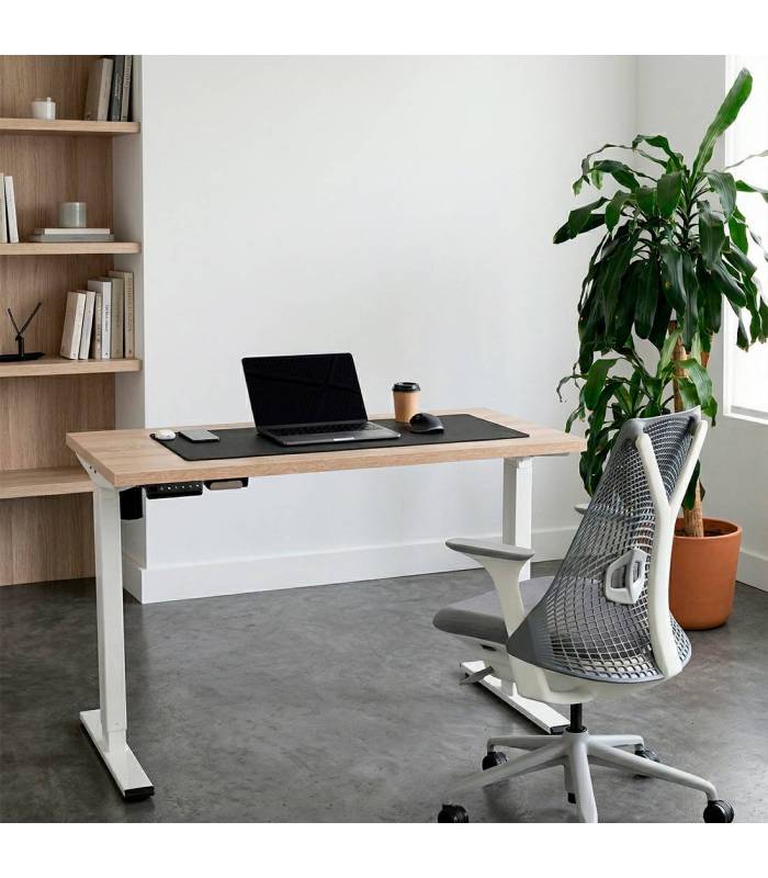 Mesa Elevable SIGLE de NOMA. Regulaci&oacute;n el&eacute;ctrica en altura. Tapa fabricada en madera color elegir